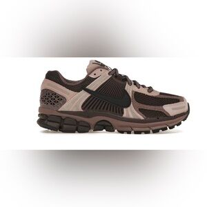 Brand New Nike Zoom Vomero 5 (plum Eclipse)
